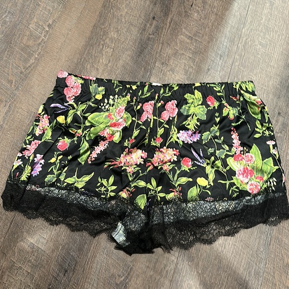 Victoria’s Secret - Lingerie - Size XL - NWT - Picture 2 of 5